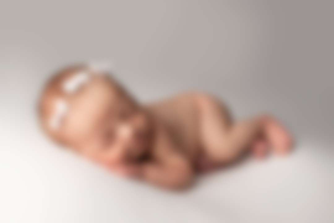 When Should You Book a Newborn Photography Session?